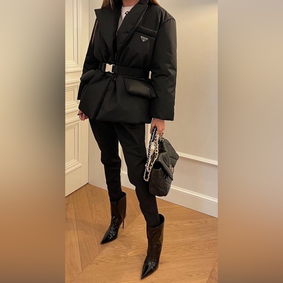 Chanel 19 handbag - Picture 6 of 15